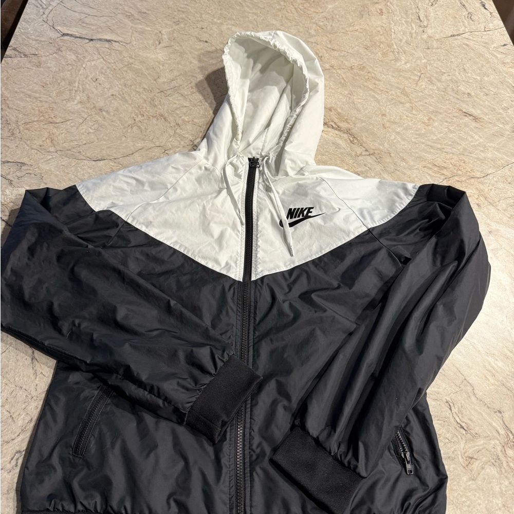 Nike Windrunner Hooded Windbreaker